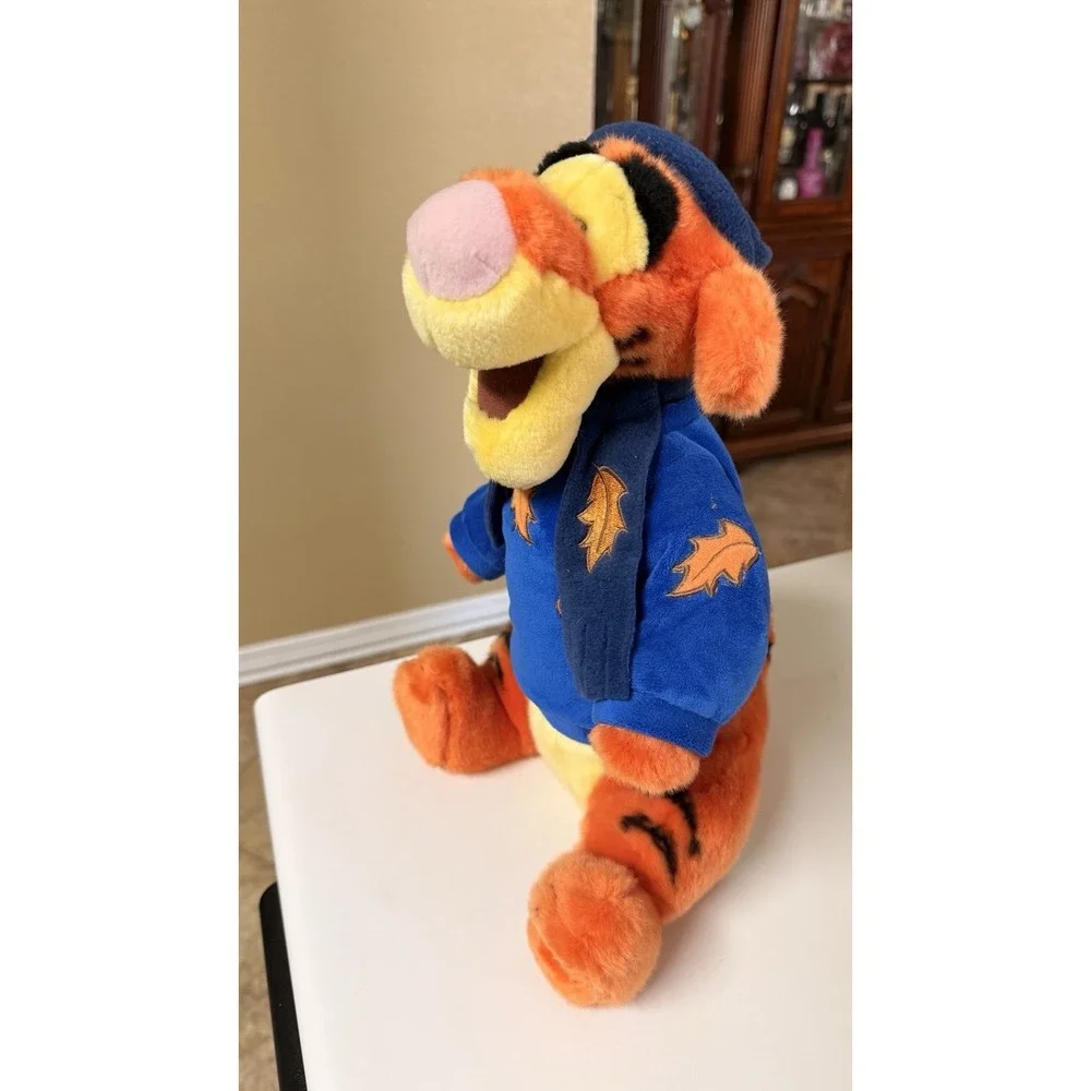 Disney Store Autumn Fall Tigger Plush Blue Sweater Scarf‎ Hat 13